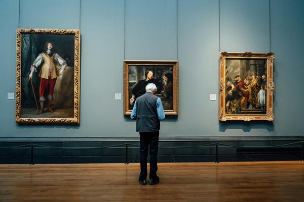 Les secrets d'une soirée d'ouverture réussie pour une exposition d'art