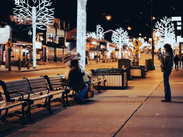 Les répercussions mentales de la pauvreté sur les jeunes adultes : Une analyse profonde et inédite