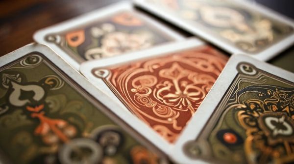 Top 10 cartes à jouer incontournables chez Dracau Games